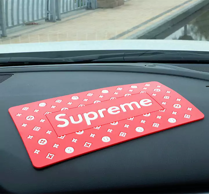 Supreme 車載 マット