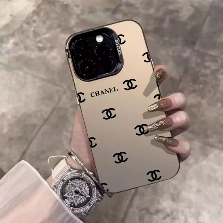 chanel アイフォーン16proカバー 芸能人