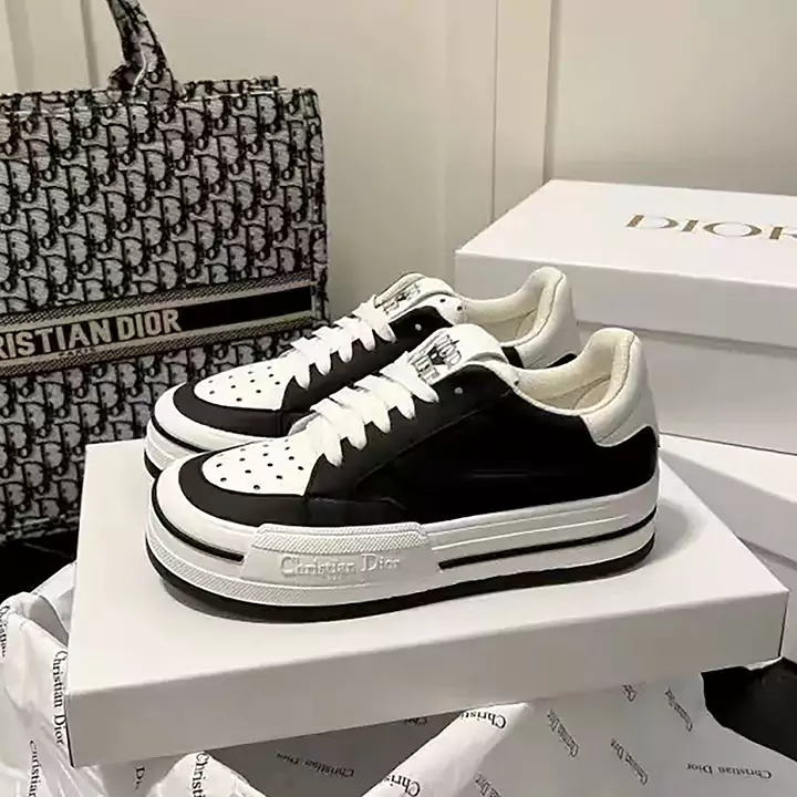 Dior スニーカー 軽量