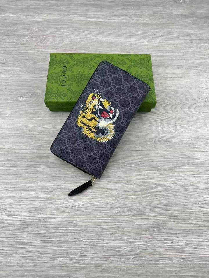 gucci ファスナー長財布 トラ