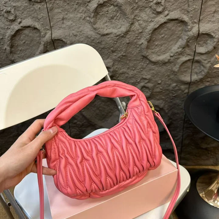 miumiu レディースハンドバッグ