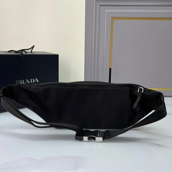 PRADA ベルトバッグ ブラック